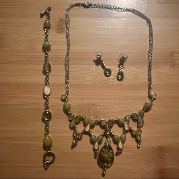 VINTAGE ABALONE SHELL AND STONE NECKLACE - NICE JEWELRY/EARRINGS/BRACELET - Picture 1 of 9